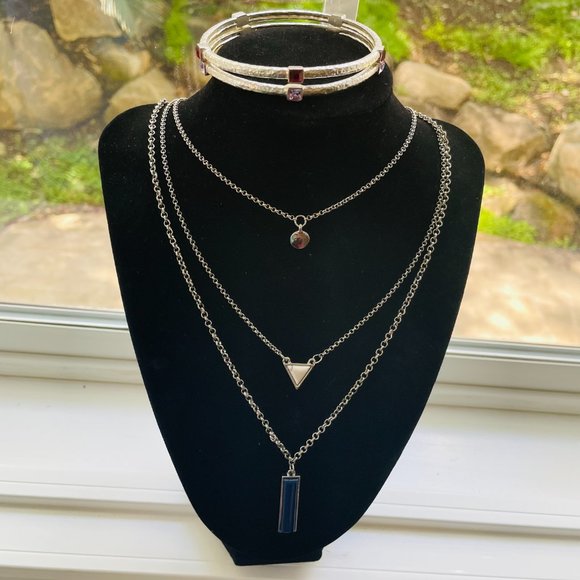 3 ITEMS VTG Dainty silver tone chain with three pendants and 2 silver bracelets - Picture 3 of 7